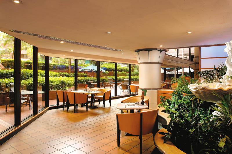 Renaissance Kowloon Hotel Hongkong Exterior foto